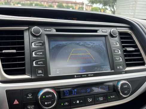 Used 2019 Toyota Highlander Limited Platinum AWD/4WD image 11