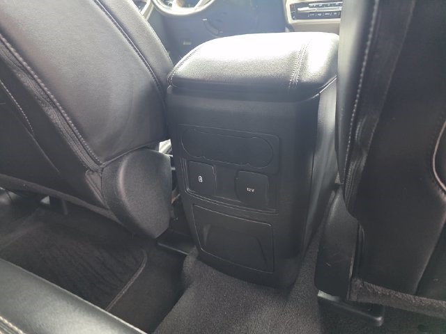 Used 2023 Ford Explorer XLT w/ Equipment Group 202A AWD/4WD image 18