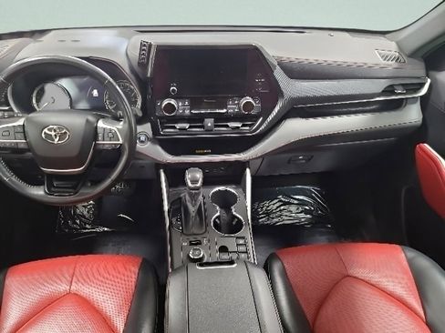 Used 2023 Toyota Highlander XSE AWD/4WD image 25