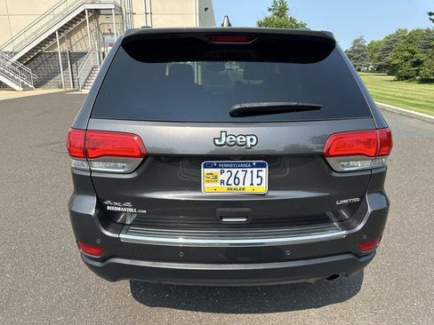 Used 2017 Jeep Grand Cherokee Limited AWD/4WD image 6