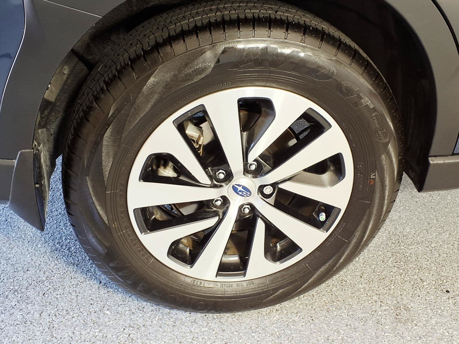 Used 2025 Subaru Outback Premium AWD/4WD image 5