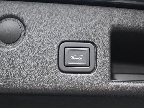 Used 2024 Chevrolet Equinox RS FWD image 24