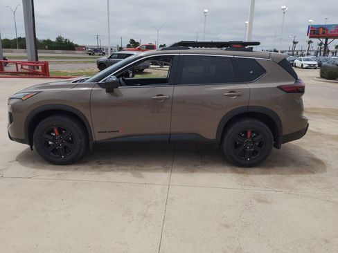 New 2026 Nissan Rogue SV AWD/4WD image 4