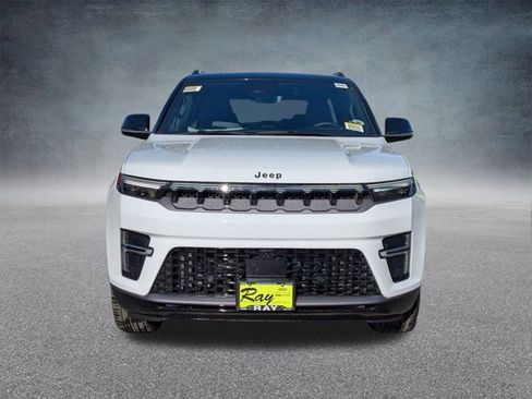 New 2026 Jeep Grand Wagoneer Summit image 9