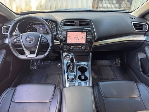 Used 2021 Nissan Maxima 3.5 SV w/ Floor Mat Group FWD image 11