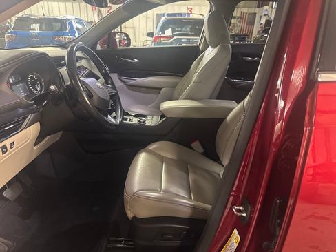 Used 2019 Cadillac XT4 Premium Luxury AWD/4WD image 14
