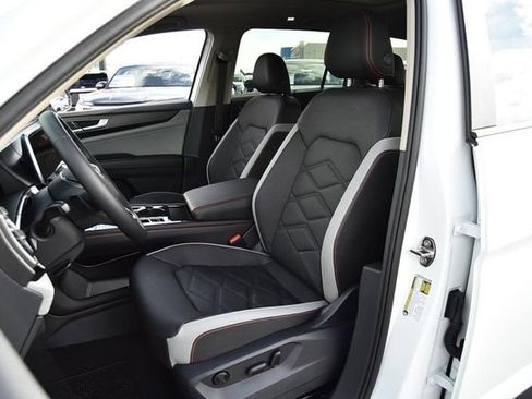 New 2026 Volkswagen Atlas Peak Edition image 19