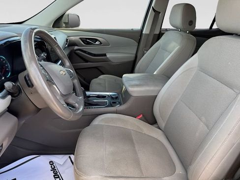 Used 2018 Chevrolet Traverse LT FWD image 11