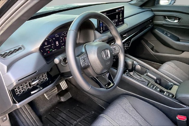 Used 2025 Honda Accord Sport image 12