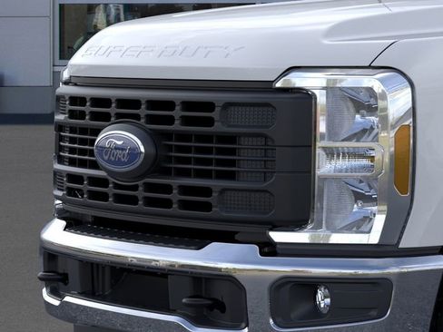 New 2026 Ford F250 XL w/ XL Chrome Package AWD/4WD image 17
