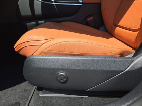 New 2025 Mercedes-Benz GLC 300 image 17