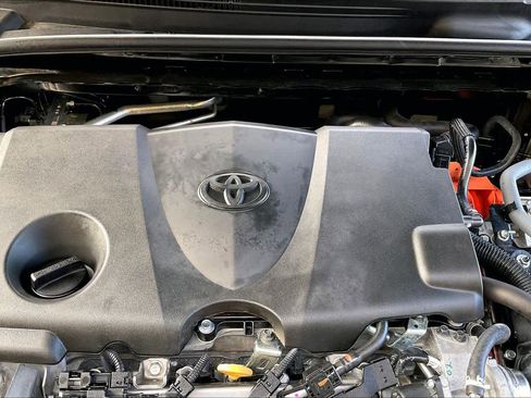 Used 2025 Toyota Camry LE image 32