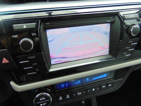 Used 2015 Toyota Corolla LE image 20