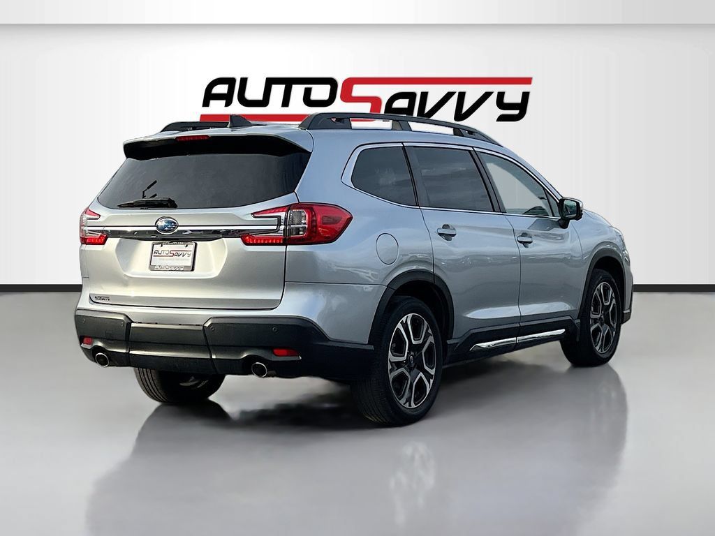 Used 2023 Subaru Ascent Limited w/ Technology Package AWD/4WD image 7