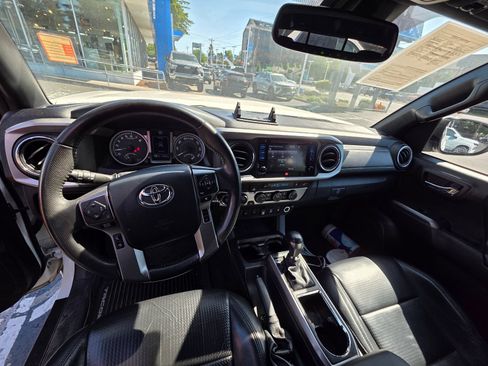 Used 2019 Toyota Tacoma Limited AWD/4WD image 12