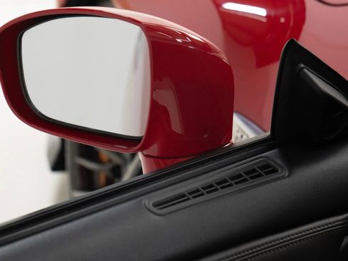 Used 2019 Nissan GT-R Premium w/ Premium Interior Package image 12