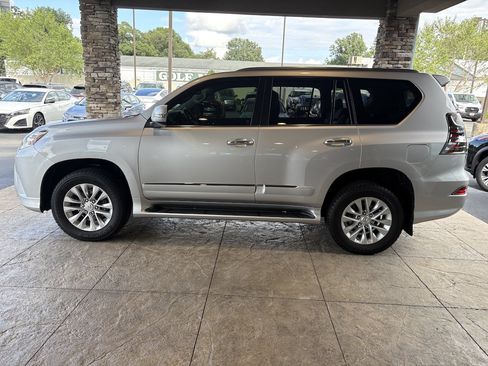 Used 2014 Lexus GX 460 w/ Premium Package AWD/4WD image 9