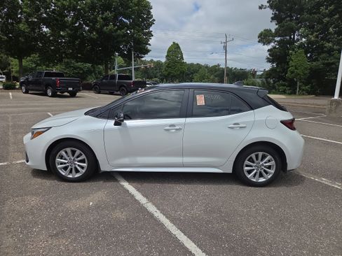 Used 2025 Toyota Corolla SE FWD image 6