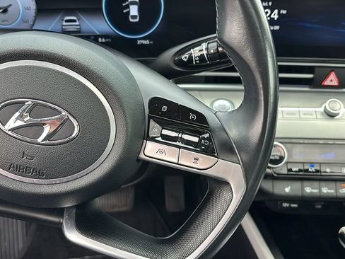 Used 2023 Hyundai Elantra Limited FWD image 18