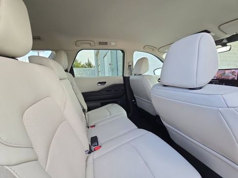 New 2026 Nissan Pathfinder SL image 29