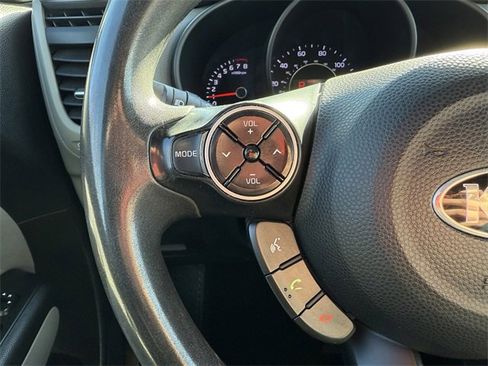 Used 2014 Kia Soul + image 17
