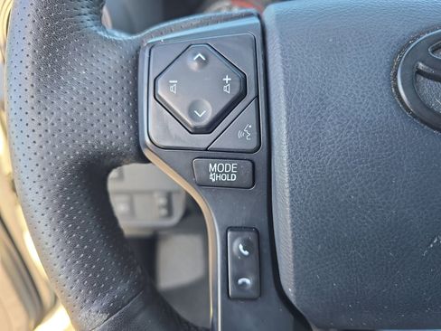 Used 2020 Toyota Tacoma SR image 21