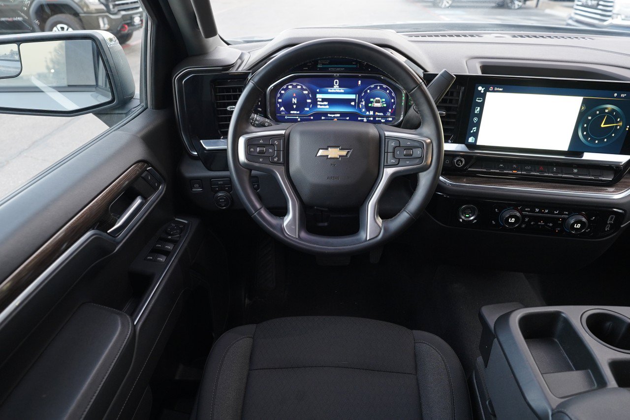Certified 2024 Chevrolet Silverado 1500 LT AWD/4WD image 9