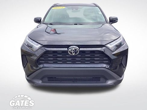 Used 2025 Toyota RAV4 XLE AWD/4WD image 2