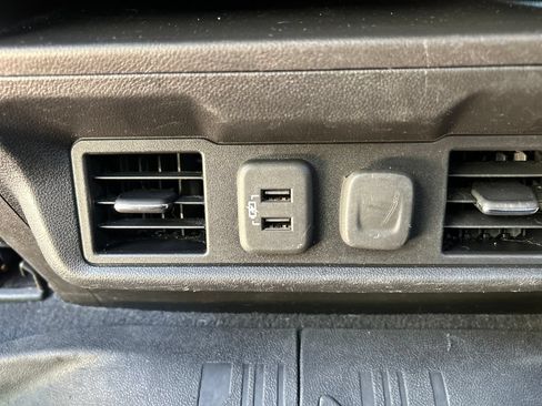 Used 2019 GMC Sierra 1500 SLE w/ X31 Off-Road Package AWD/4WD image 18
