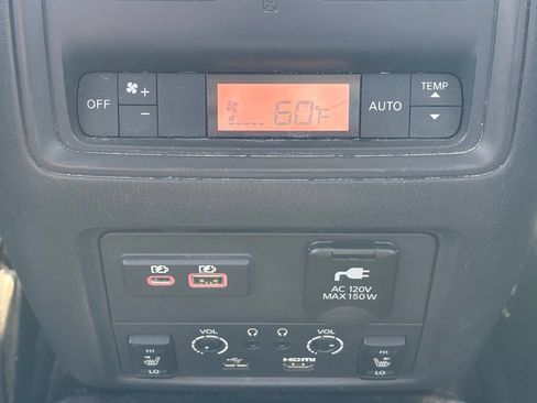 Used 2019 Nissan Pathfinder Platinum AWD/4WD image 21