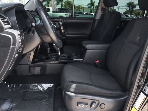 Used 2022 Toyota 4Runner TRD Off-Road AWD/4WD image 20