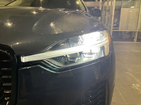 Used 2025 Volvo XC60 B5 Plus image 5