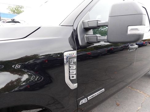 Used 2022 Ford F350 XLT w/ XLT Value Package image 7