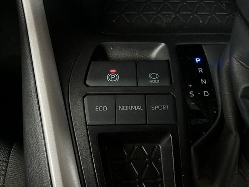 Used 2025 Toyota RAV4 XLE image 24