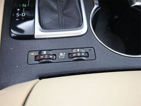 Used 2015 Toyota Highlander Limited image 4