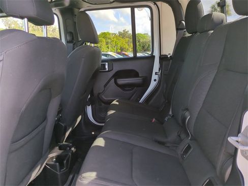 Used 2021 Jeep Gladiator Sport image 15