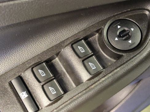 Used 2017 Ford Escape SE FWD image 27