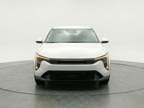 Used 2025 Kia K4 FWD image 2