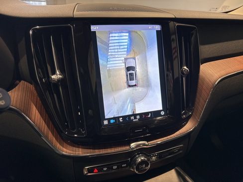 Used 2024 Volvo XC60 B5 Plus w/ Protection Package Premier image 21