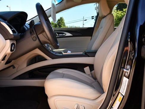 Used 2020 Lincoln MKZ Reserve w/ Luxury Package FWD image 12