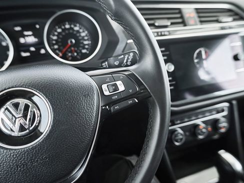 Used 2020 Volkswagen Tiguan SE FWD image 35