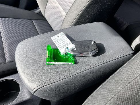 Used 2025 Kia Soul LX w/ LX Technology Package image 10