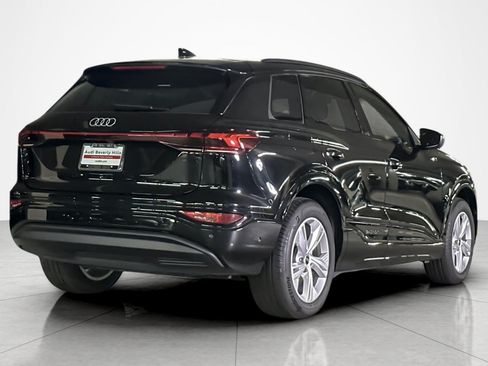 Used 2025 Audi Q6 e-tron Premium w/ Convenience Package RWD image 5