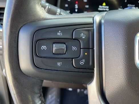 Used 2022 GMC Yukon XL SLT w/ SLT Premium Package image 22