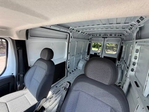 Used 2023 RAM ProMaster 2500 FWD image 10