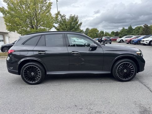 New 2026 Mercedes-Benz GLC 300 4MATIC image 2