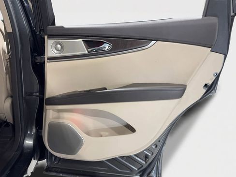 Used 2017 Lincoln MKX Reserve w/ Luxury Package image 22