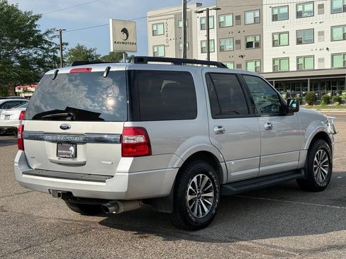 Used 2015 Ford Expedition XLT w/ Equipment Group 202A RWD image 11