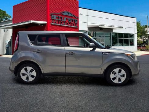 Used 2016 Kia Soul FWD image 6