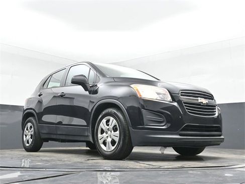 Used 2015 Chevrolet Trax LS w/ LPO, Cargo Package image 42